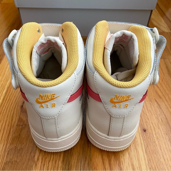 Nike Air Force 1 Mid Women’s Sneakers - Picture 5 of 6